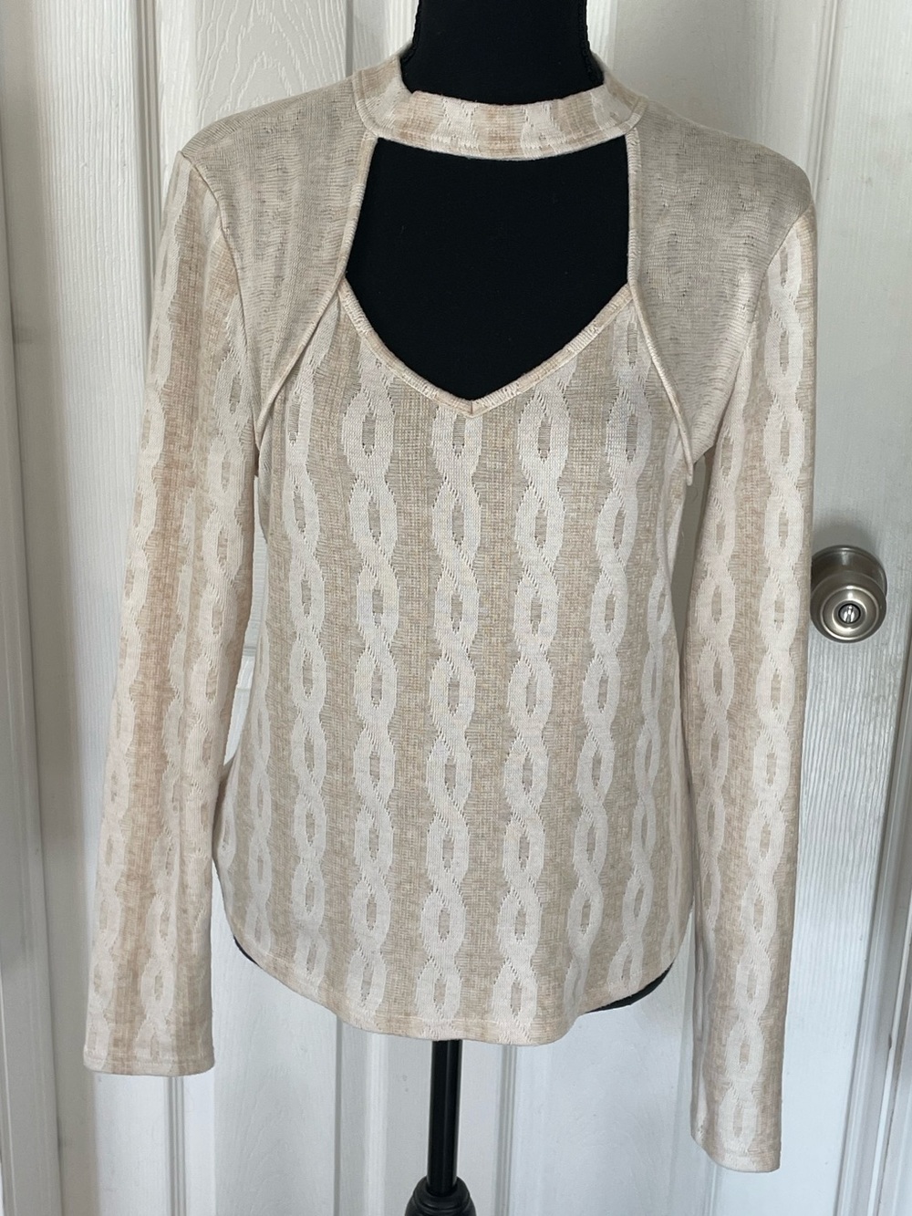 Daytrip Cream Patterned Cutout Long-Sleeve Top